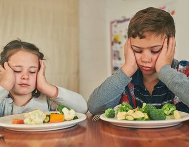 Để trẻ đói sẽ tự ăn, đúng hay sai?